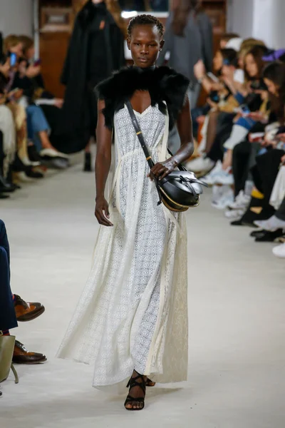 Look 18